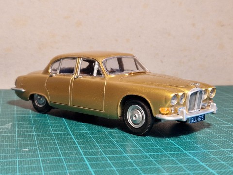 Jaguar 420