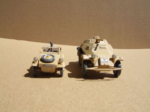 Kübelwagen und Sd Kfz 222