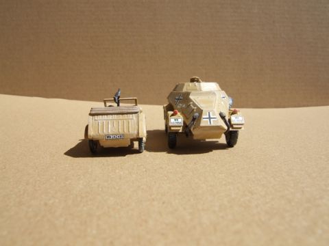 Kübelwagen und Sd Kfz 222