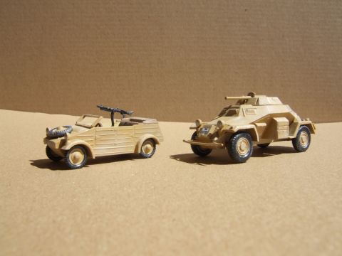 Kübelwagen und Sd Kfz 222