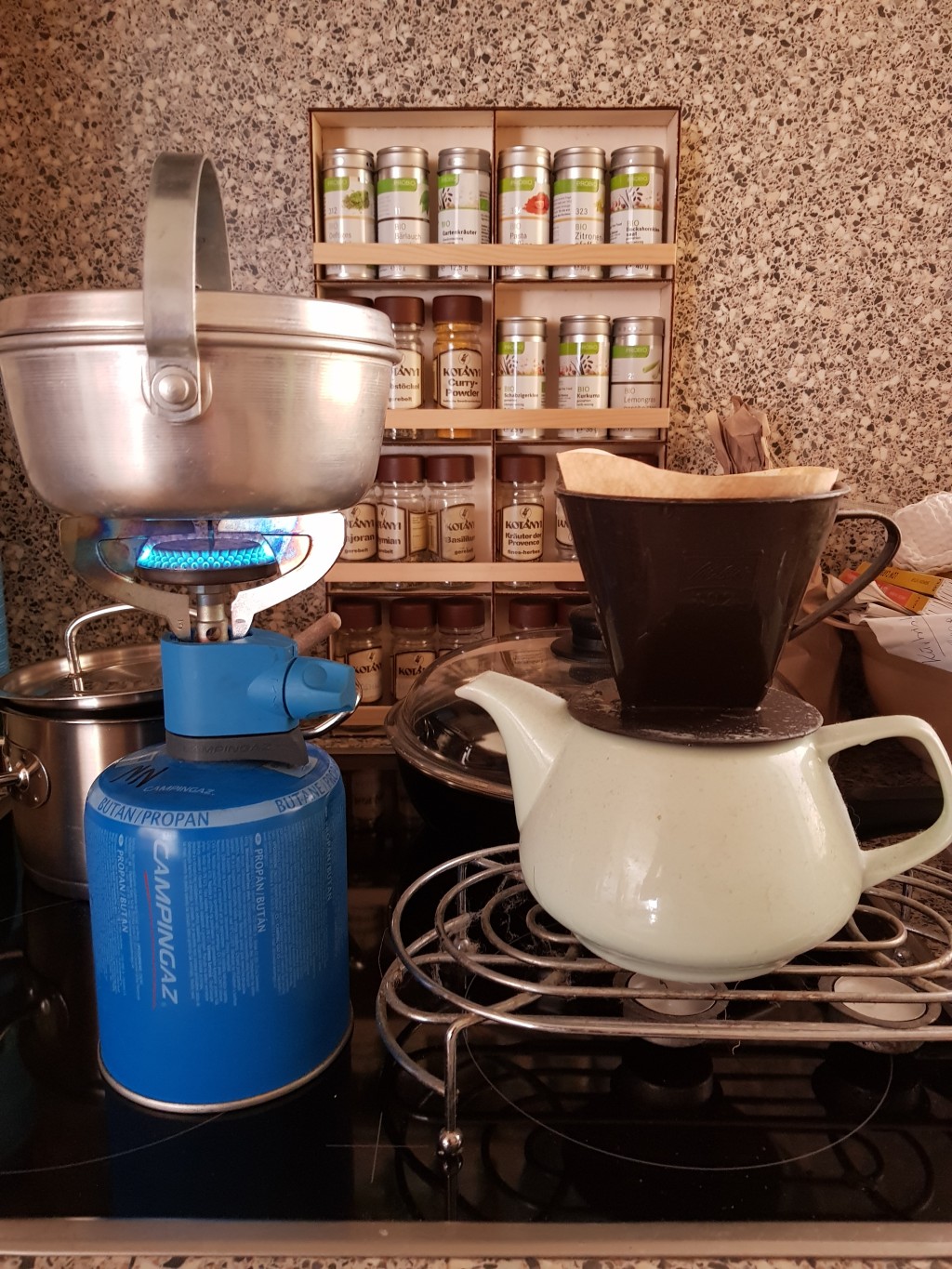 Gaskocher und Kaffee