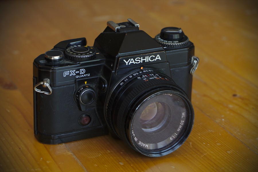 Yashica FX D